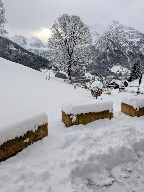 news/images/--18--schneetroege-terasse.jpg news/images/--18--schneetroege-terasse.jpg