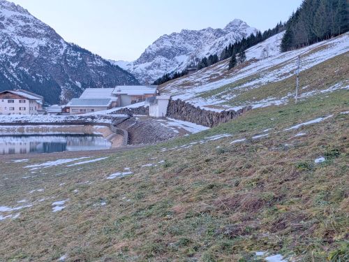 news/images/--7--piste-schneehaufen-4.jpg news/images/--7--piste-schneehaufen-4.jpg